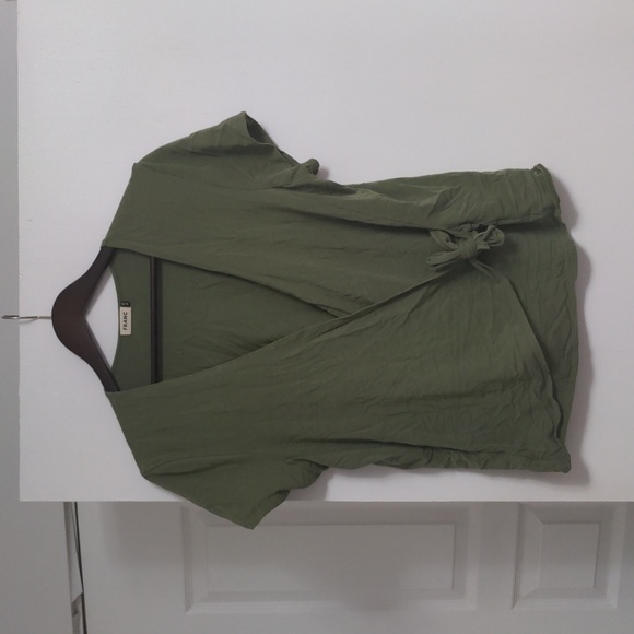 Wear Franc size XL olive short sleeved cross over top with side tie - Picture 1 of 2
